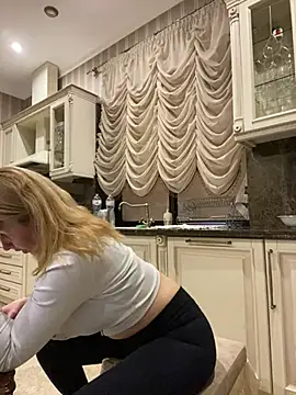 Snapshot of Amazoniiaa chatting on 03-01-25, 03:38 Amazoniiaa online show from 03-01-25, 03:38