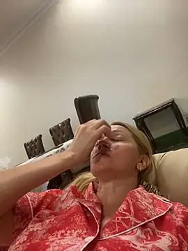 Snapshot of Amazoniiaa chatting on 09-22-25, 05:04 Amazoniiaa online show from 09-22-25, 05:04