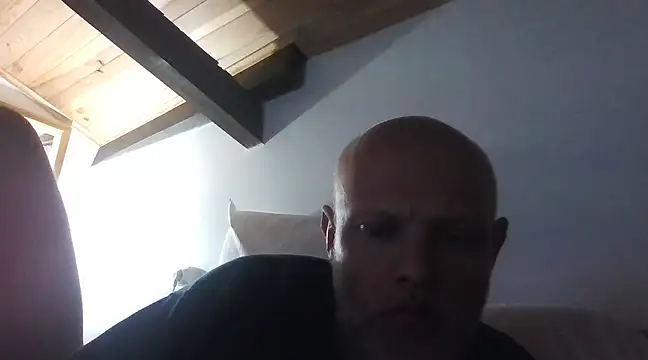 Snapshot of davigochi77bcn chatting on 03-19-25, 10:31 davigochi77bcn online show from 03-19-25, 10:31