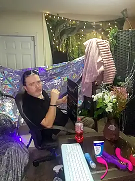 Hotredheadandtoungelasher online show from 12-31-24, 10:58