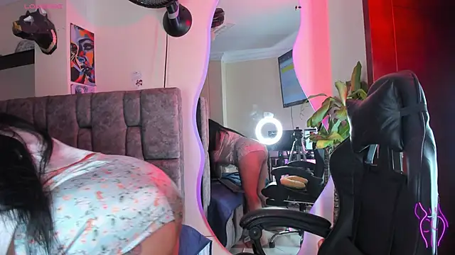 Snapshot of danielasexya1 chatting on 09-28-25, 04:07 danielasexya1 online show from 09-28-25, 04:07