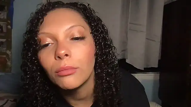 Snapshot of LuLuValenttine101 chatting on 03-18-26, 12:36 LuLuValenttine101 online show from 03-18-26, 12:36