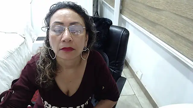 Snapshot of jesy_hot chatting on 10-22-25, 02:56 jesy hot online show from 10-22-25, 02:56