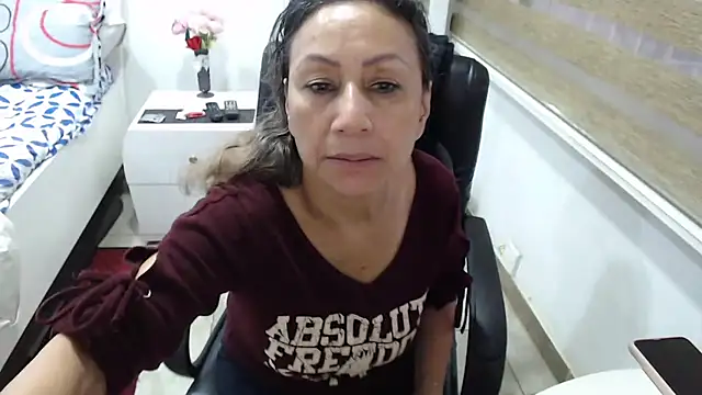 Snapshot of jesy_hot chatting on 10-27-25, 10:25 jesy hot online show from 10-27-25, 10:25