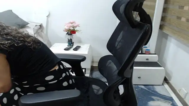 jesy hot online show from 06-09-26, 08:20