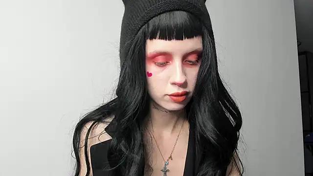 Snapshot of FlowerOfSin2001 chatting on 03-12-25, 06:44 FlowerOfSin2001 online show from 03-12-25, 06:44