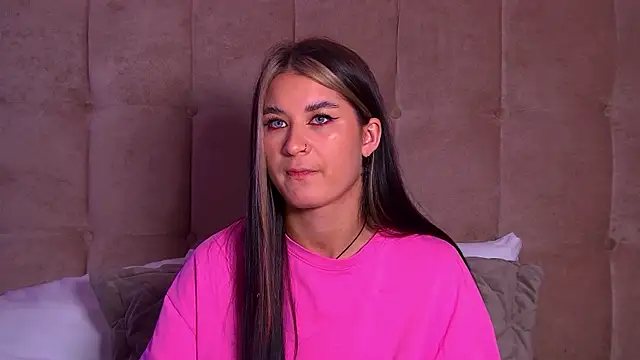 Snapshot of RachelSimpson chatting on 02-03-25, 10:21 RachelSimpson online show from 02-03-25, 10:21