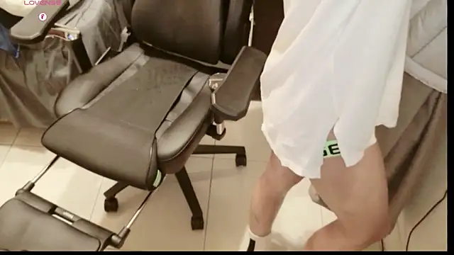 Snapshot of Canto-Dvng chatting on 11-13-25, 03:55 Canto-Dvng online show from 11-13-25, 03:55