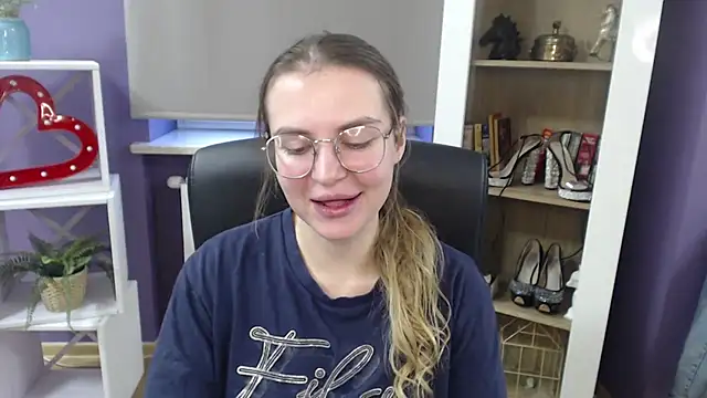 Zoey Erotic online show from 12-20-24, 08:38