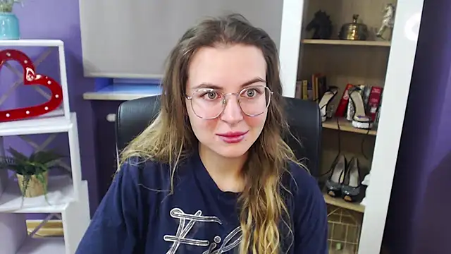 Zoey Erotic online show from 12-21-24, 07:24