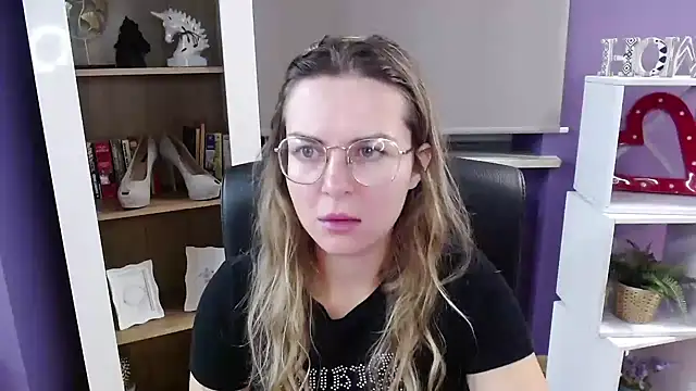 Snapshot of Zoey_Erotic chatting on 10-16-25, 04:24 Zoey Erotic online show from 10-16-25, 04:24