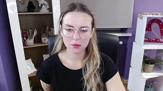 Snapshot of Zoey_Erotic chatting on 10-21-25, 04:24 Zoey Erotic online show from 10-21-25, 04:24