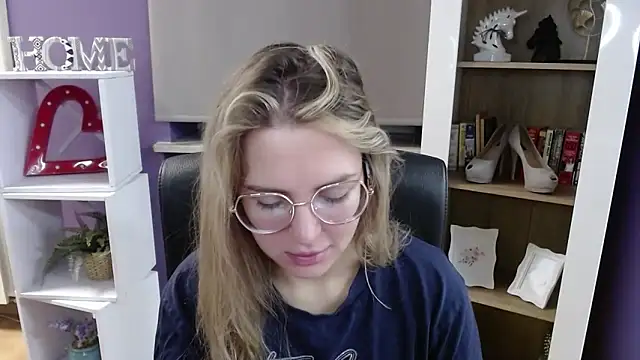 Snapshot of Zoey_Erotic chatting on 11-07-25, 05:29 Zoey Erotic online show from 11-07-25, 05:29