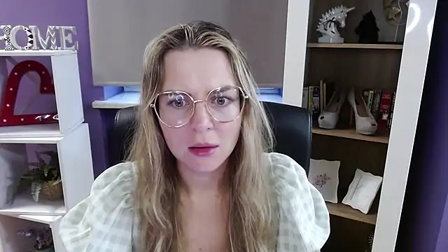 Zoey Erotic online show from 11-10-25, 07:07