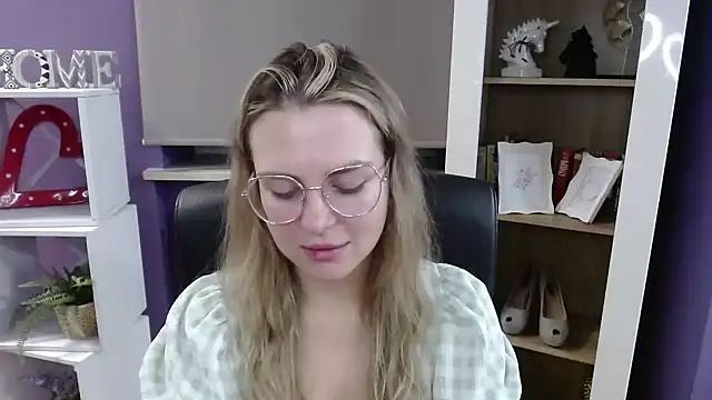 Zoey Erotic online show from 11-12-25, 05:30