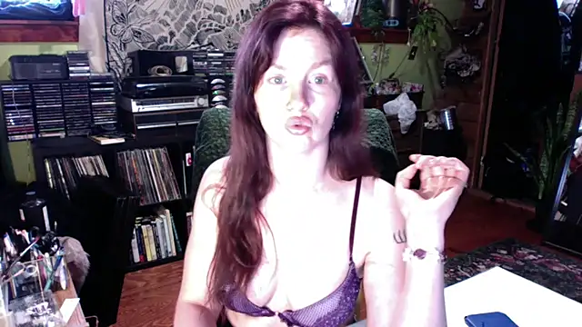 Snapshot of courtneyoccult chatting on 09-13-25, 12:32 courtneyoccult online show from 09-13-25, 12:32