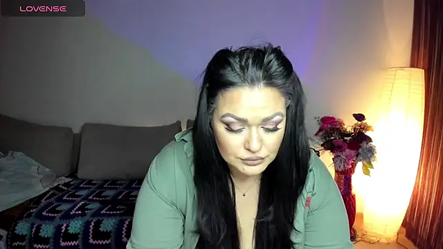 Snapshot of Laura_sinner chatting on 02-18-25, 11:19 Laura sinner online show from 02-18-25, 11:19