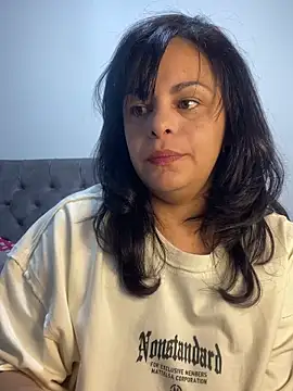 Kataliina online show from 05-19-26, 04:19