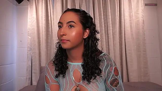 Snapshot of agatha_collins_ chatting on 09-17-25, 07:15 agatha collins online show from 09-17-25, 07:15