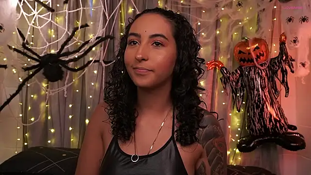 Snapshot of agatha_collins_ chatting on 10-07-25, 07:11 agatha collins online show from 10-07-25, 07:11