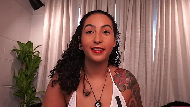 agatha collins  online show from 11-27-25, 07:38