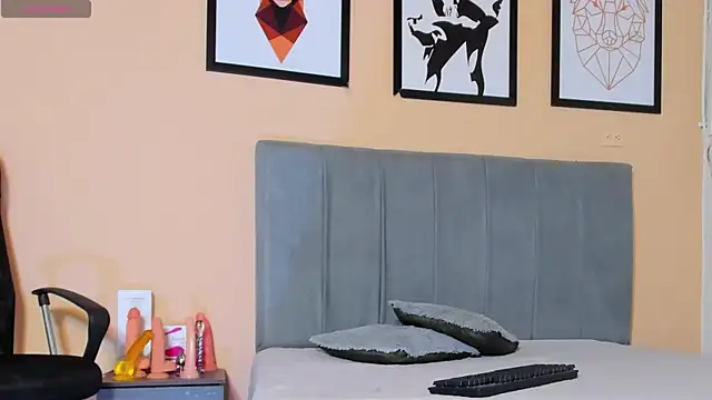 crystall06 online show from 10-04-25, 01:31