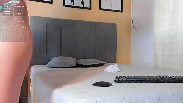 crystall06 online show from 10-23-25, 02:05