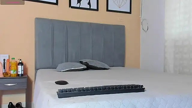 crystall06 online show from 11-04-25, 02:16