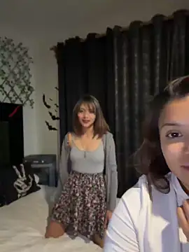 3littleschoolteens online show from 06-18-26, 08:36