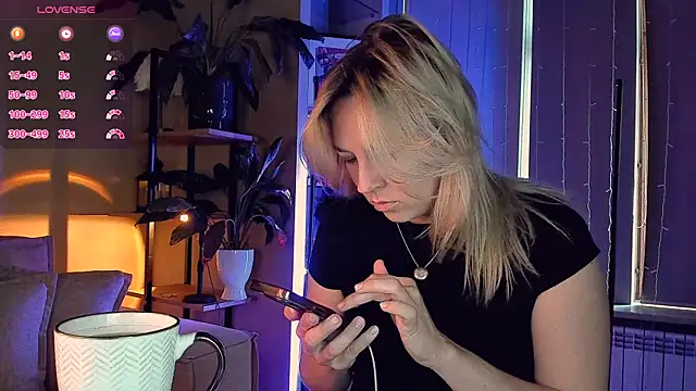 Snapshot of 5_in_one chatting on 10-03-25, 04:53 5 in one online show from 10-03-25, 04:53