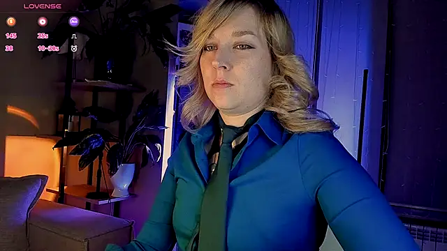 Snapshot of 5_in_one chatting on 10-31-25, 03:29 5 in one online show from 10-31-25, 03:29