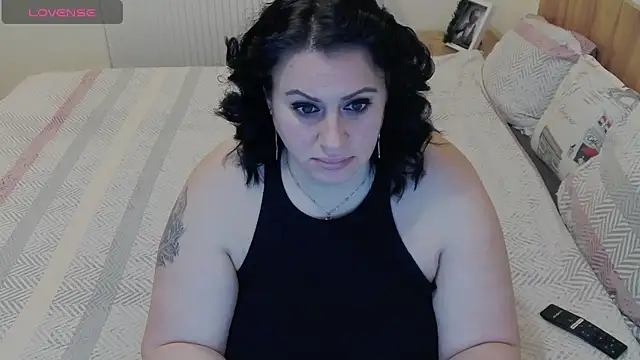 Snapshot of fayette_ chatting on 02-07-26, 06:44 fayette online show from 02-07-26, 06:44