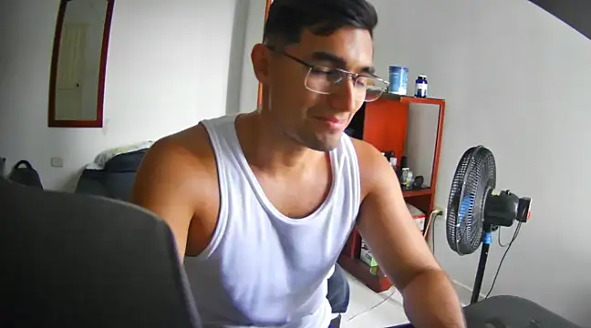 Snapshot of lechero226 chatting on 12-19-24, 07:29 lechero226 online show from 12-19-24, 07:29