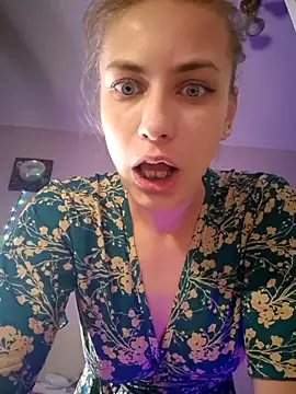 Snapshot of Keli_Jessi chatting on 04-09-26, 06:13 Keli Jessi online show from 04-09-26, 06:13