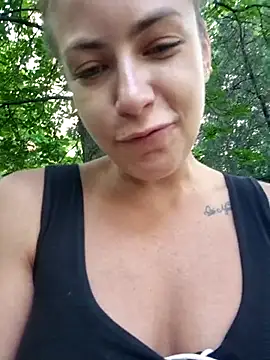 Snapshot of Keli_Jessi chatting on 06-16-26, 02:41 Keli Jessi online show from 06-16-26, 02:41