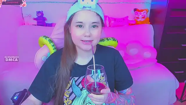 Snapshot of Lolisuccub chatting on 02-06-25, 05:30 Lolisuccub online show from 02-06-25, 05:30