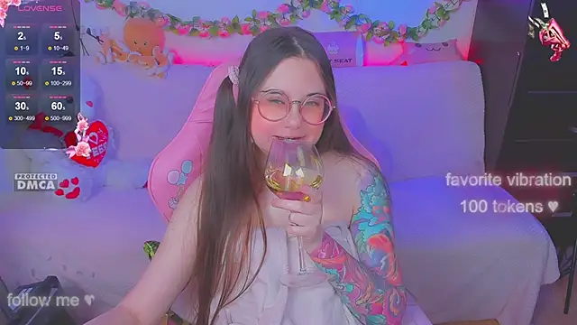 Snapshot of Lolisuccub chatting on 09-14-25, 05:45 Lolisuccub online show from 09-14-25, 05:45