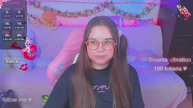 Snapshot of Lolisuccub chatting on 09-17-25, 04:41 Lolisuccub online show from 09-17-25, 04:41