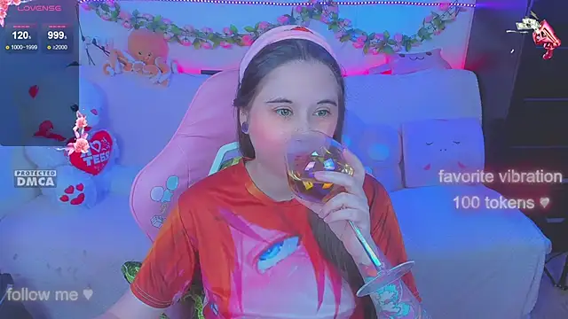 Snapshot of Lolisuccub chatting on 09-23-25, 04:32 Lolisuccub online show from 09-23-25, 04:32