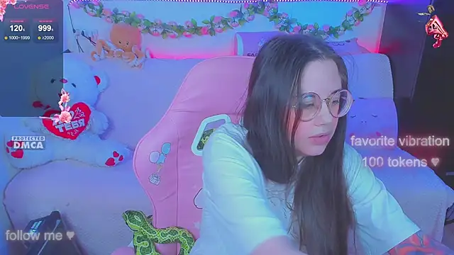 Snapshot of Lolisuccub chatting on 10-02-25, 06:26 Lolisuccub online show from 10-02-25, 06:26