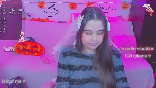 Snapshot of Lolisuccub chatting on 10-13-25, 06:52 Lolisuccub online show from 10-13-25, 06:52