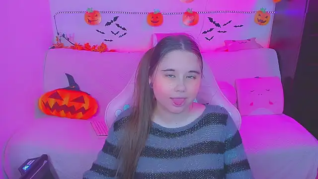 Snapshot of Lolisuccub chatting on 10-14-25, 06:31 Lolisuccub online show from 10-14-25, 06:31