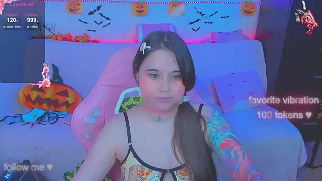 Snapshot of Lolisuccub chatting on 10-20-25, 05:13 Lolisuccub online show from 10-20-25, 05:13