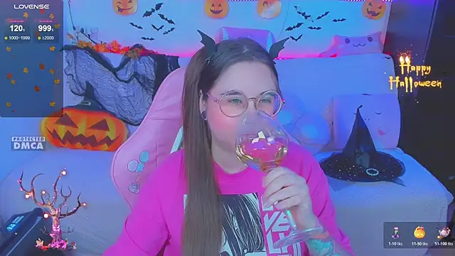 Snapshot of Lolisuccub chatting on 10-27-25, 05:28 Lolisuccub online show from 10-27-25, 05:28