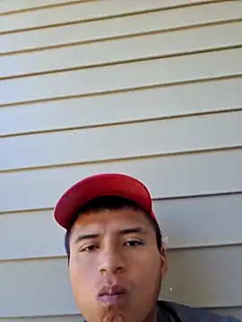 Snapshot of Diablo9804 chatting on 10-13-25, 04:18 Diablo9804 online show from 10-13-25, 04:18