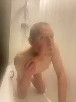 boilinghot123 online show from 11-18-25, 05:28