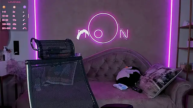 lika lil online show from 10-18-25, 04:48