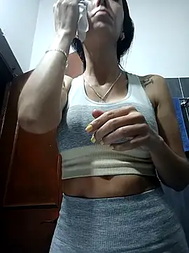 LunaZambrano online show from 02-06-25, 04:31