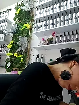 LunaZambrano online show from 03-06-25, 08:27