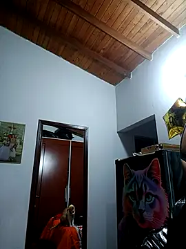 LunaZambrano online show from 10-08-25, 01:47